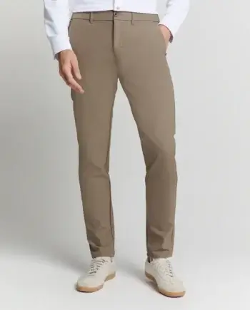 Chino travel No Excess Khaki